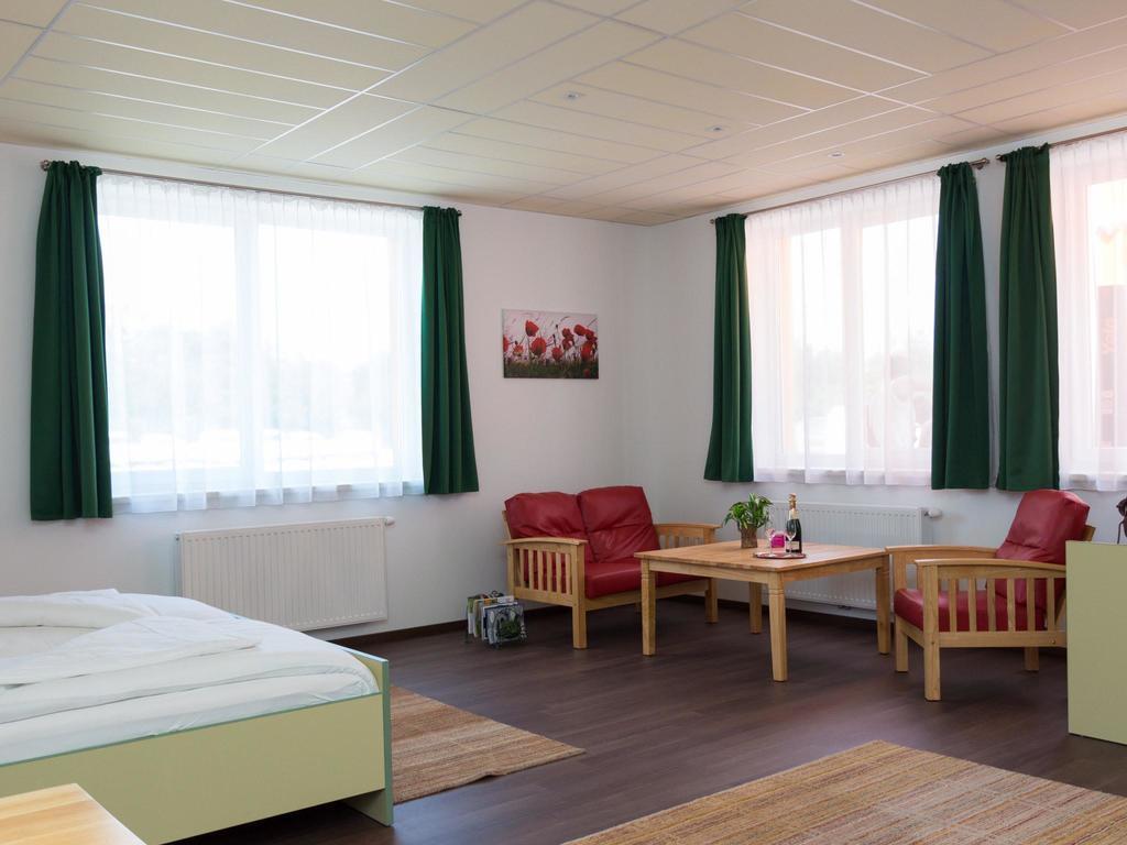 ווינר נוישטאדט Winrooms "Hotel&Appartement" מראה חיצוני תמונה