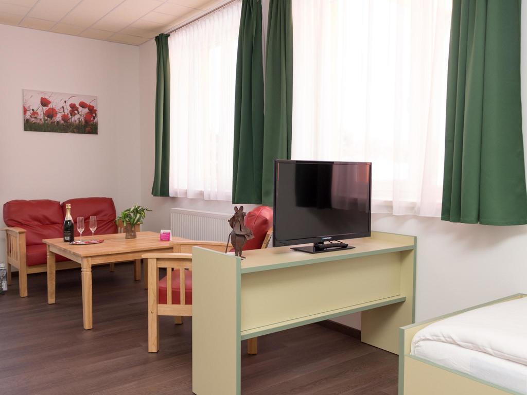 ווינר נוישטאדט Winrooms "Hotel&Appartement" מראה חיצוני תמונה