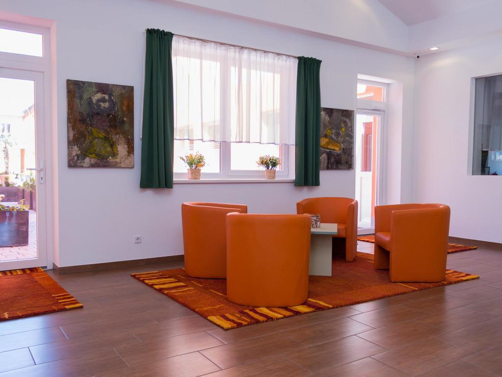 ווינר נוישטאדט Winrooms "Hotel&Appartement" מראה חיצוני תמונה