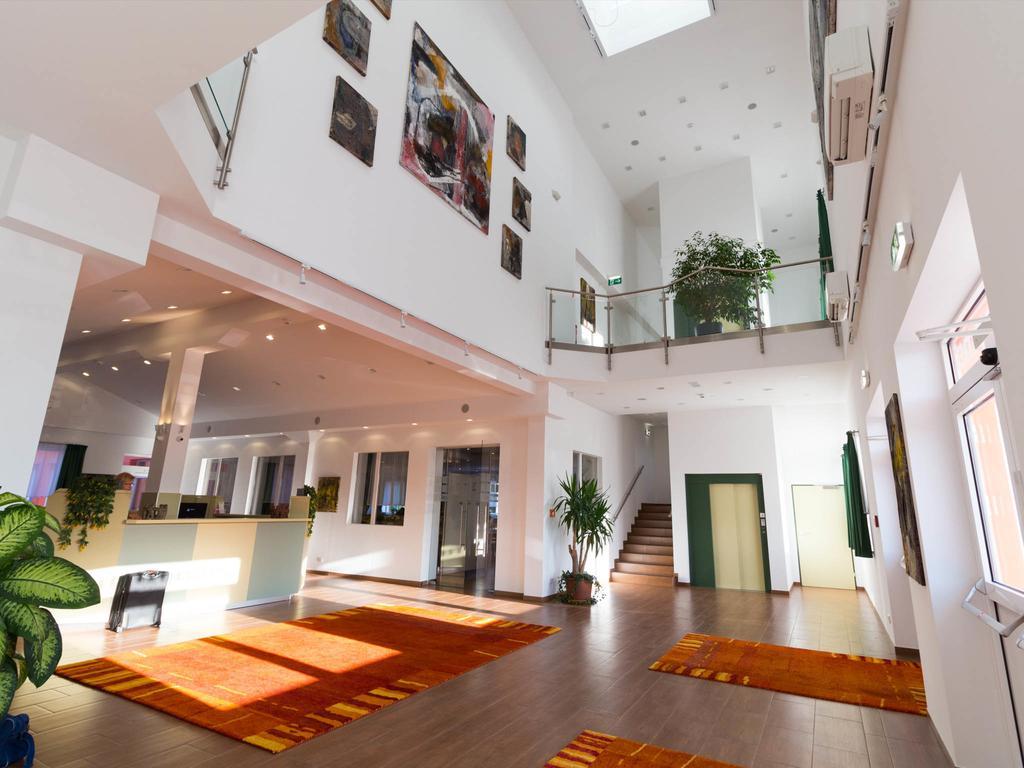 ווינר נוישטאדט Winrooms "Hotel&Appartement" מראה חיצוני תמונה